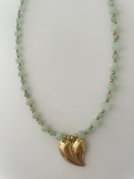collier OCEANE pierre naturelle vert clair et acier inoxydable doré pendentif coeur