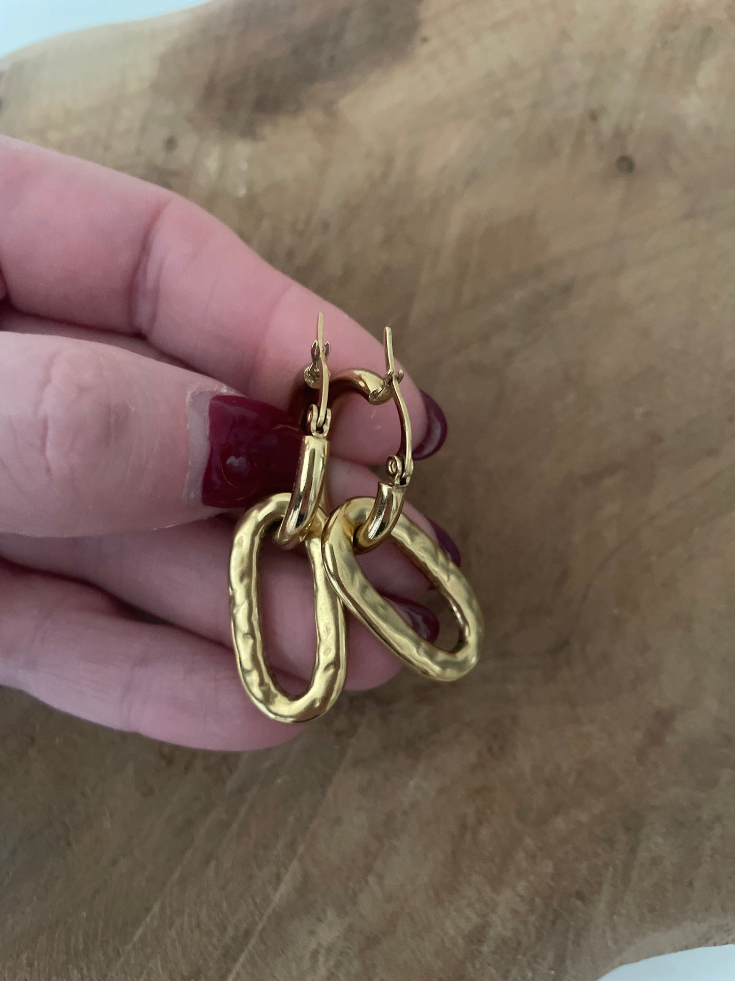 Boucles anneaux doré avec ovale martelé