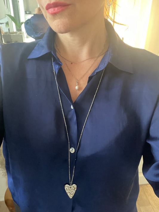 porté sautoir argent et pendentif coeur martelé