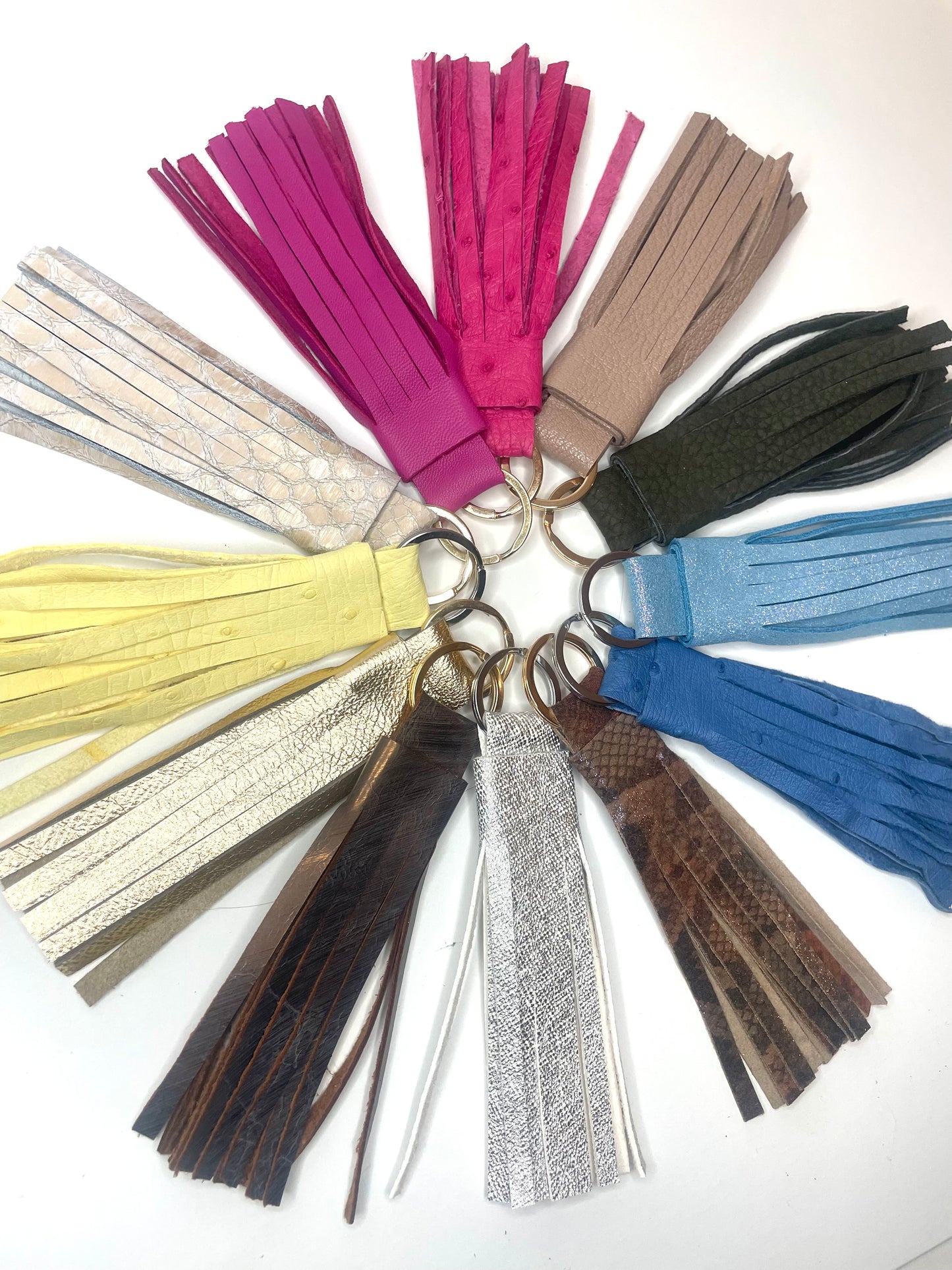 Pompon CELESTINE 100% cuir fait main divers coloris bijou de sac porte-clefs grigri