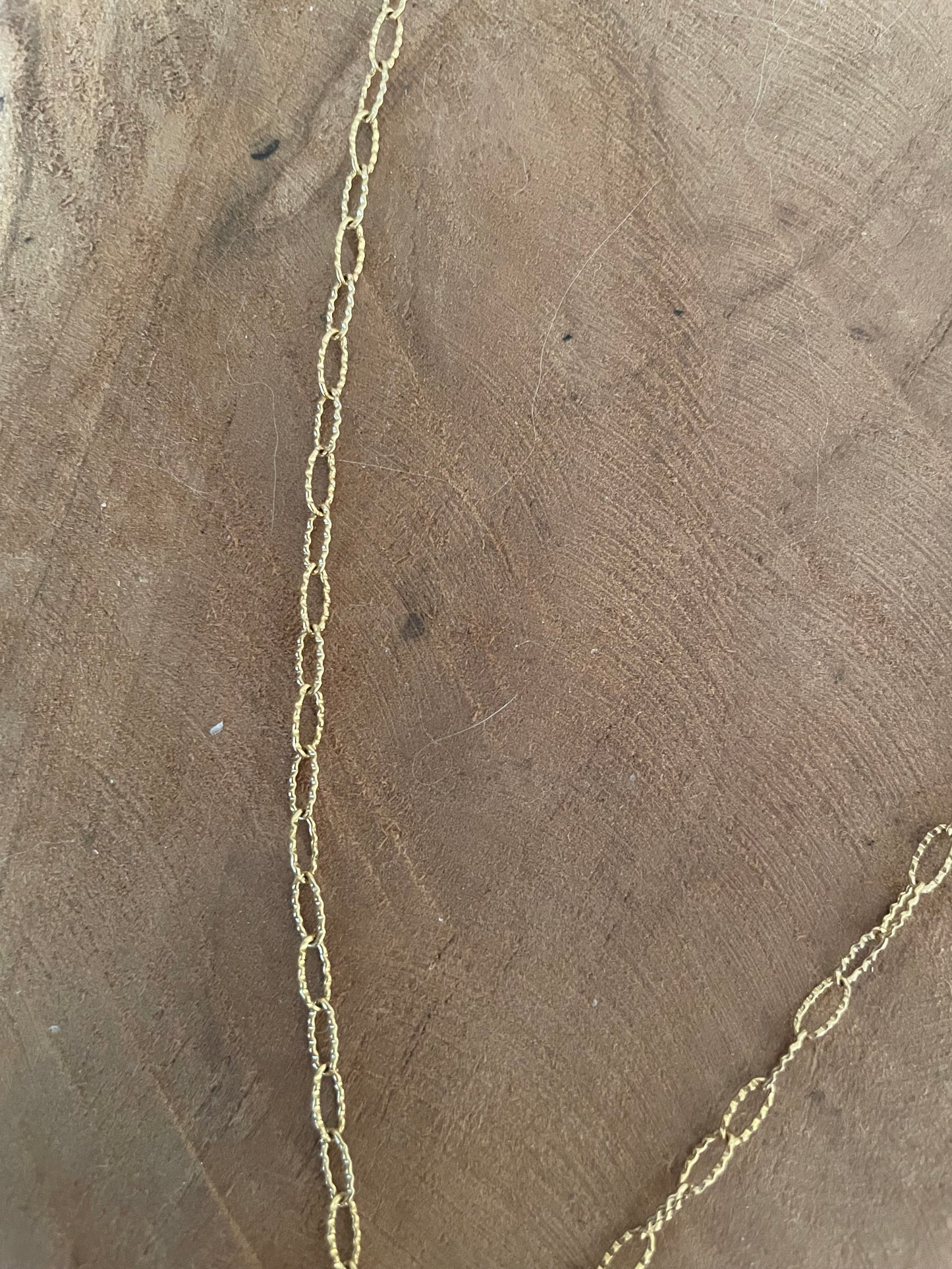 Collier court pendentif fleur bordeaux et doré
