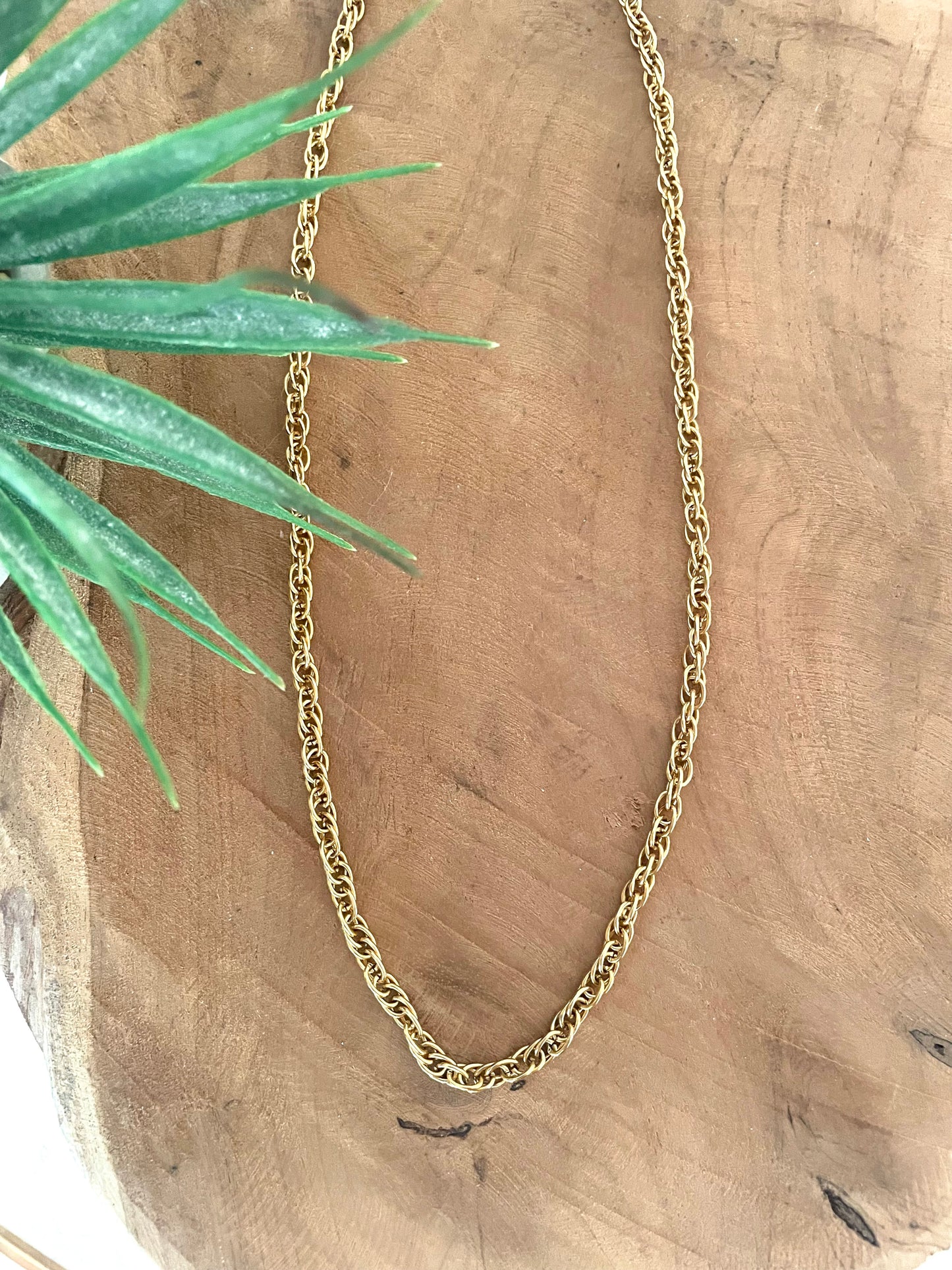 Collier doré chaîne maille singapour