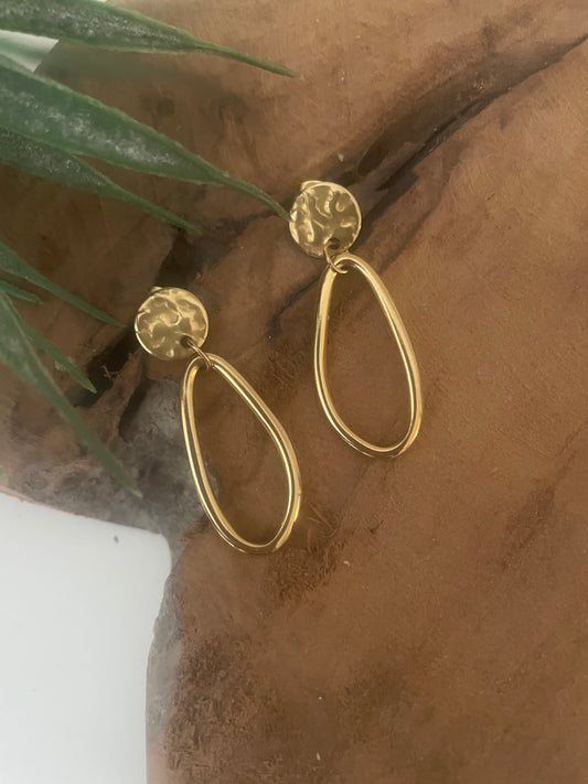 Boucles d'oreilles dorée acier inoxydable clou martelé et pendentif ovale asymétrique