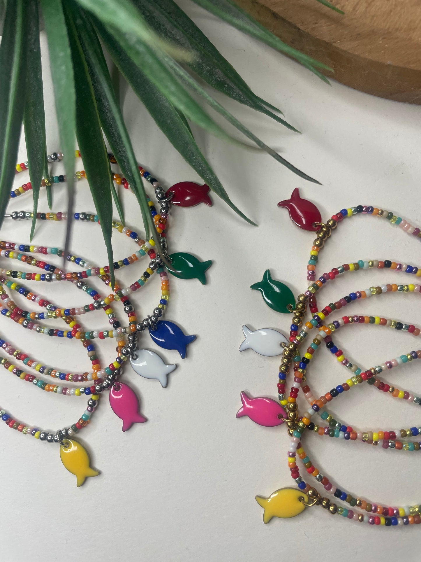 Vue d'ensemble bracelets miyuki poissons argent et doré