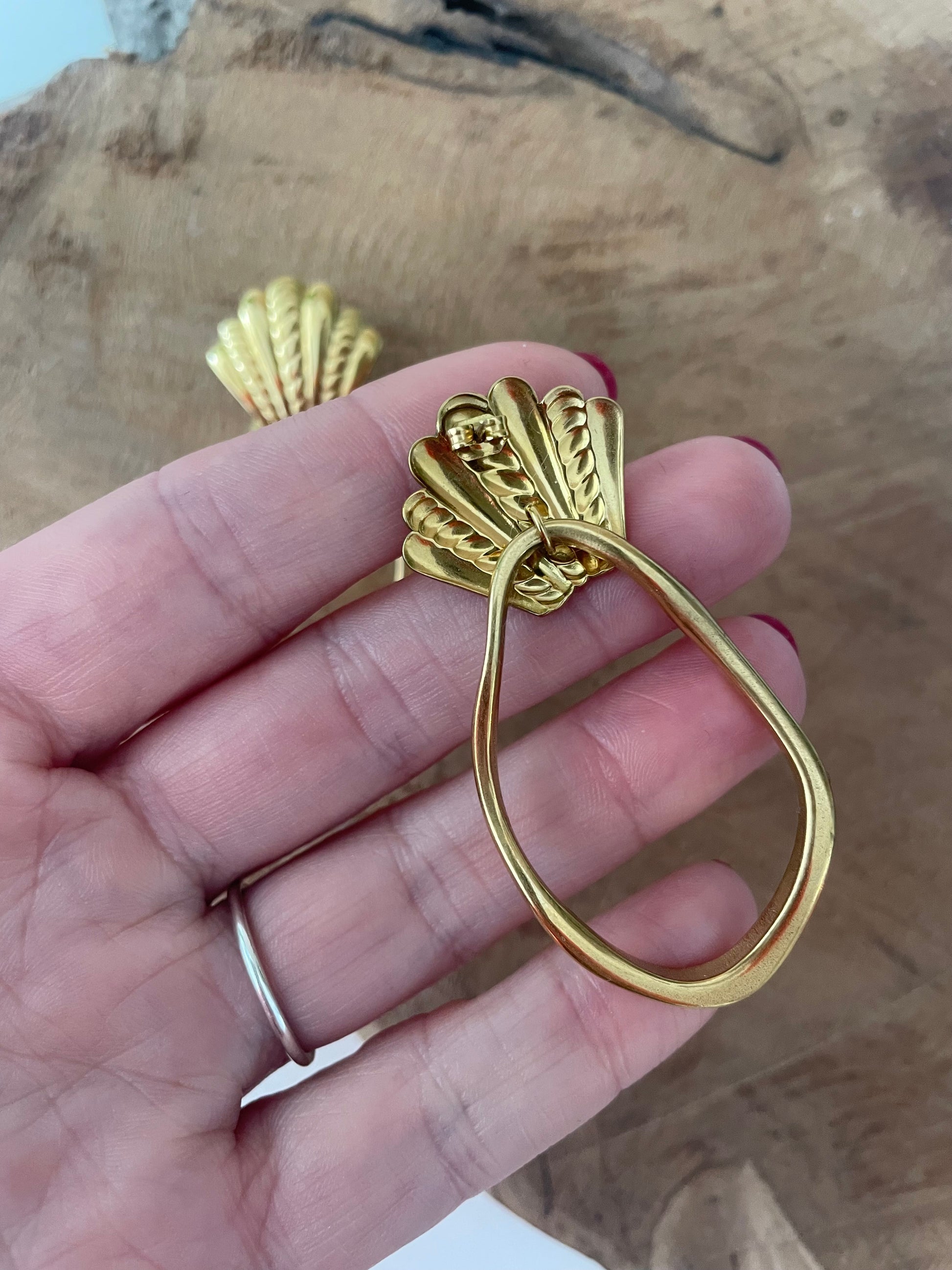 Arrière boucles d'oreilles coquillage dorées bijou plage tendance