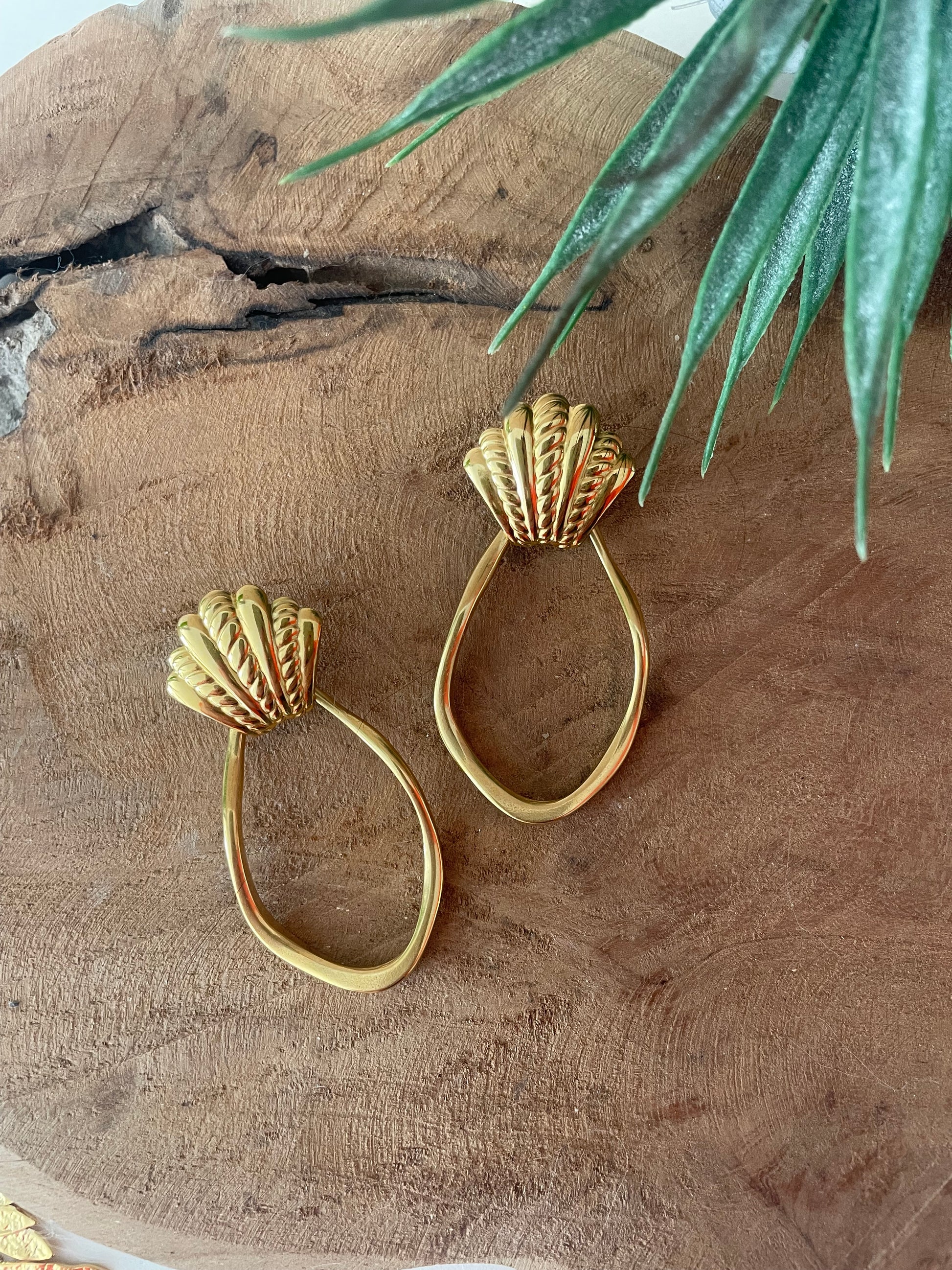 Boucles coquillage acier inox doré gros bijou tendance 2026