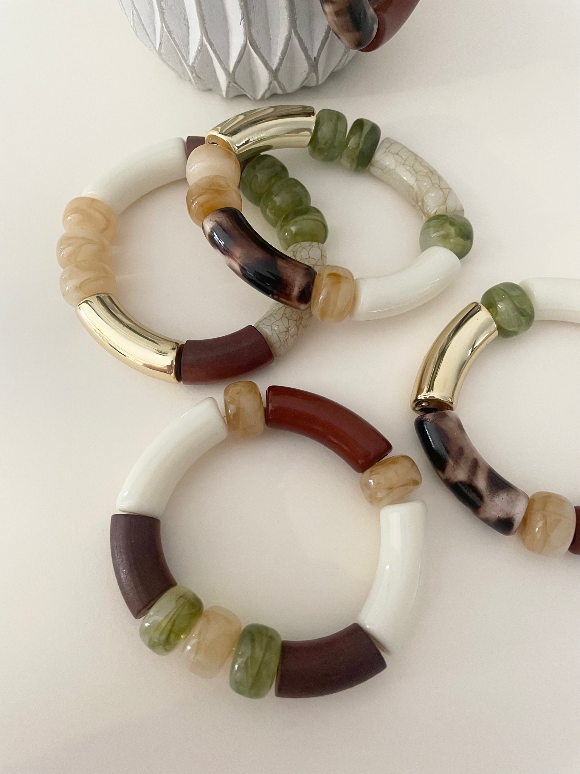 Autre angle bracelets LILIANE léopard beige gros bijou