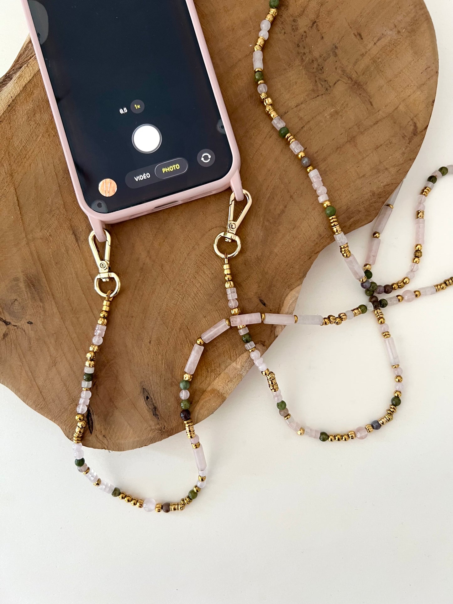 Chaîne pour téléphone en pierre naturelle quartz rose et doré