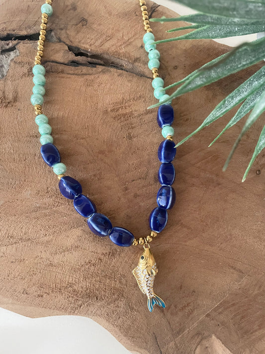 Collier original pendentif poisson perles bleues céramique fait main France
