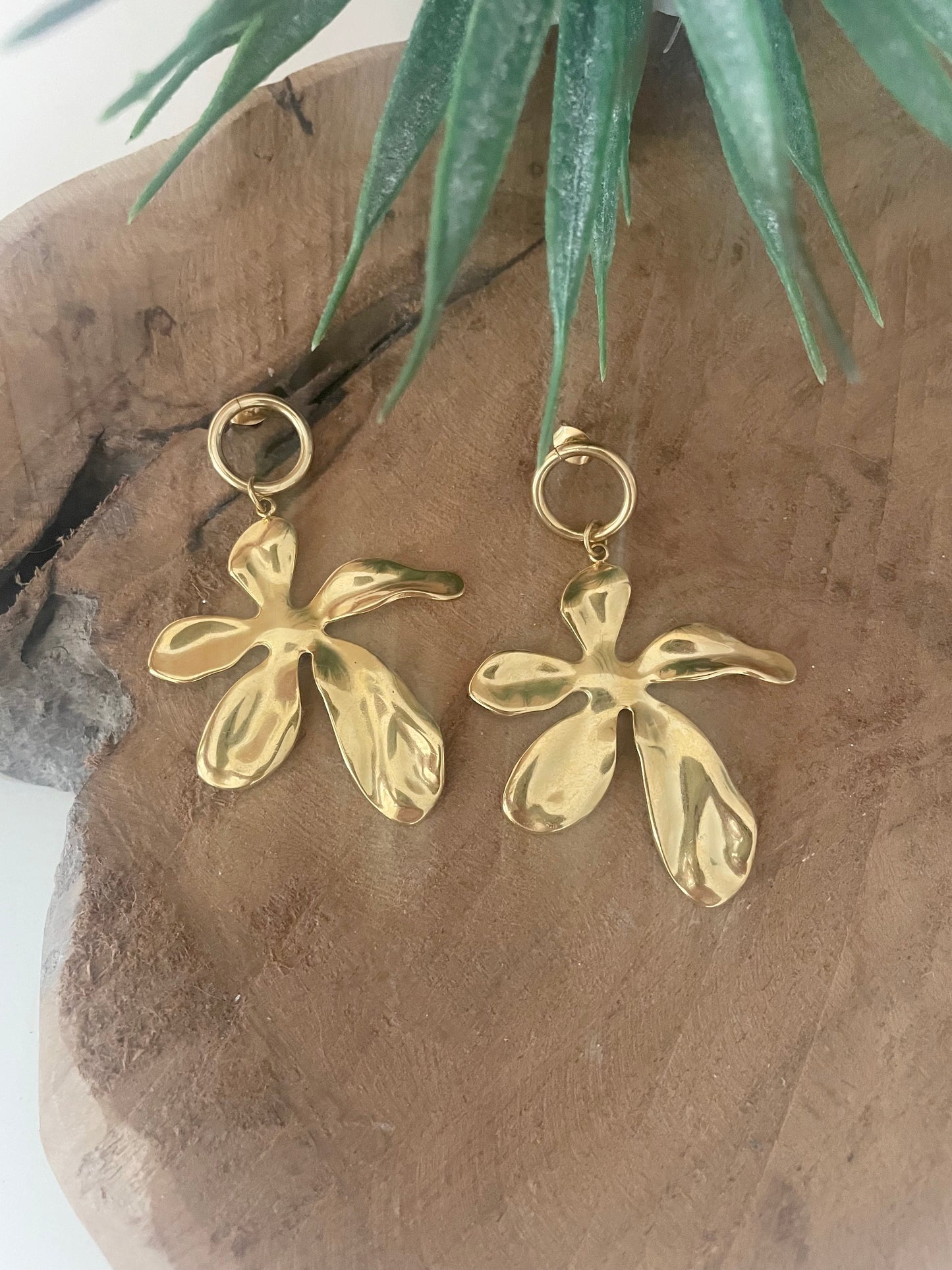Boucles d’oreilles grosses fleurs acier inoxydable doré
