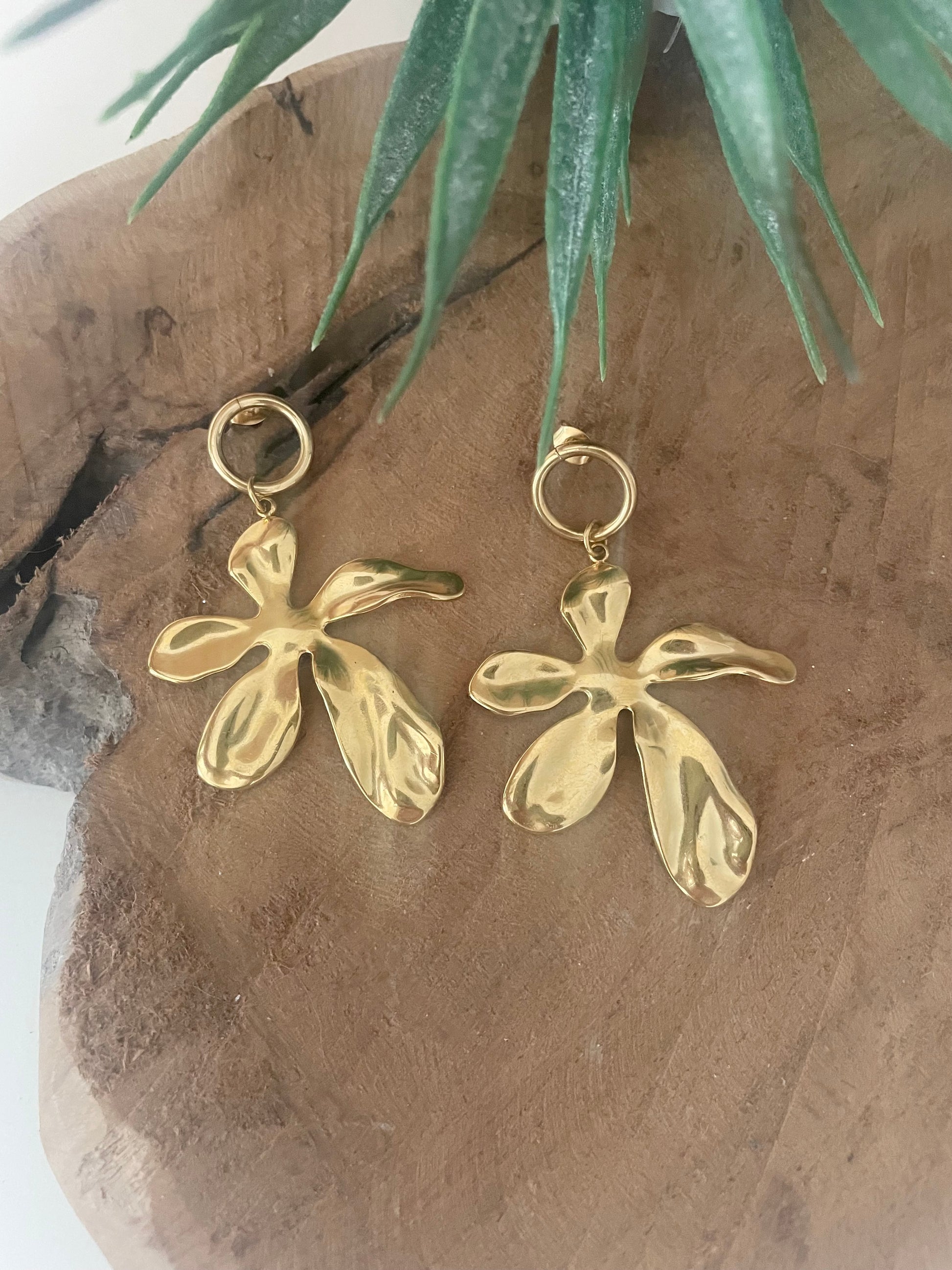 Boucles d’oreilles grosses fleurs acier inoxydable doré