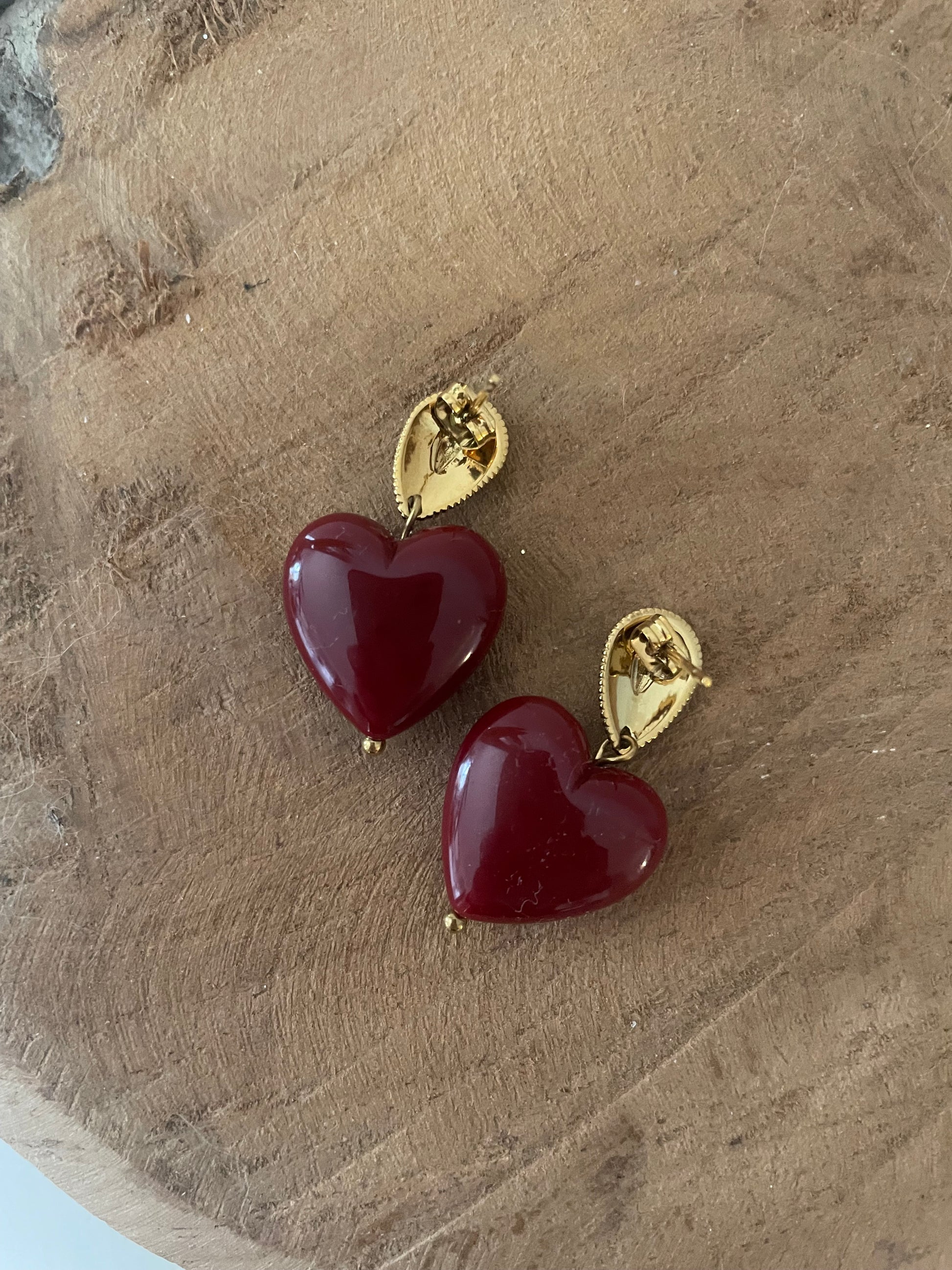 Arrière boucles petit coeur bordeaux résine amour fait main france