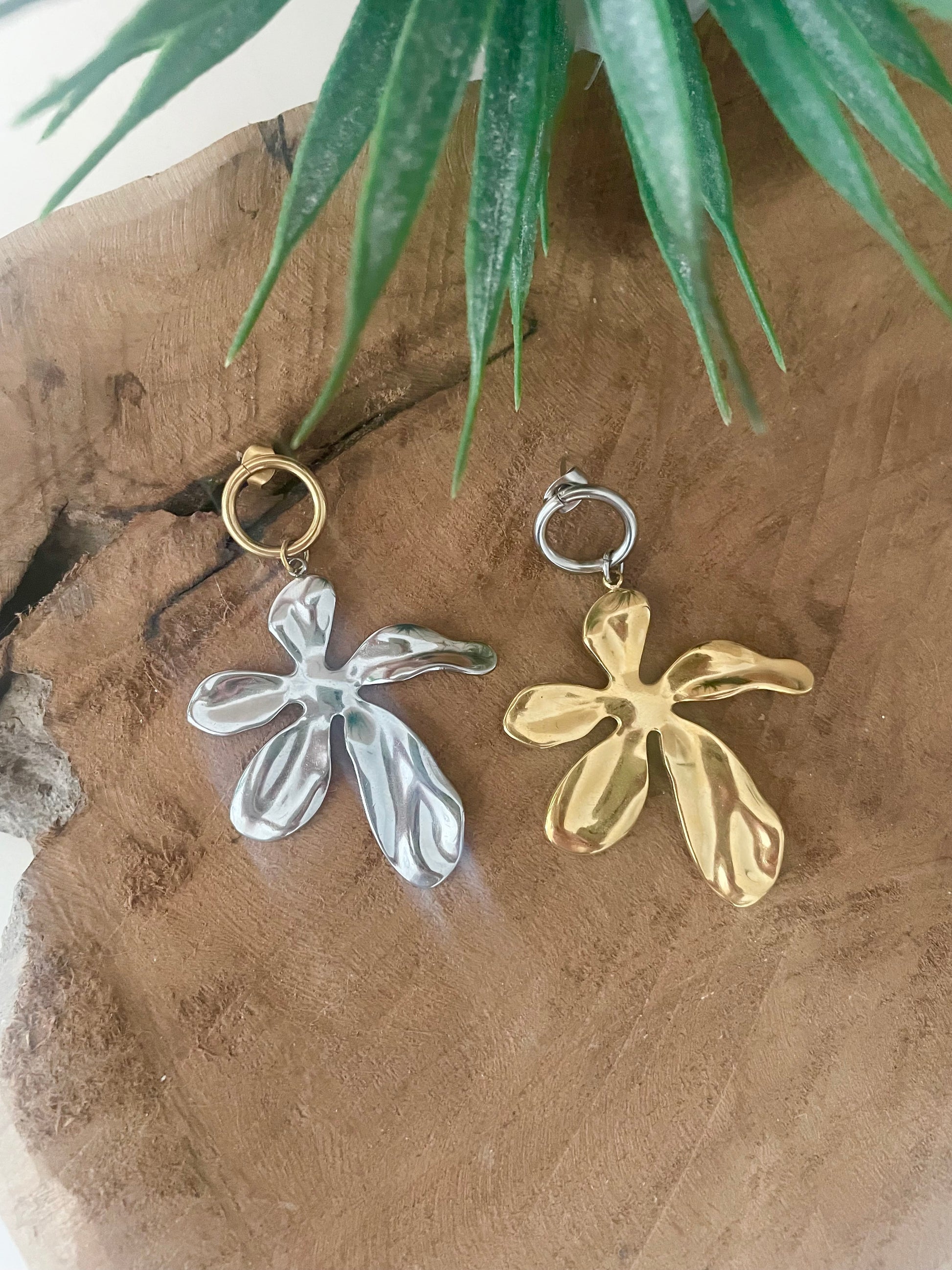 Boucles d’oreilles gros bijou fleurs mix acier inox argent et doré