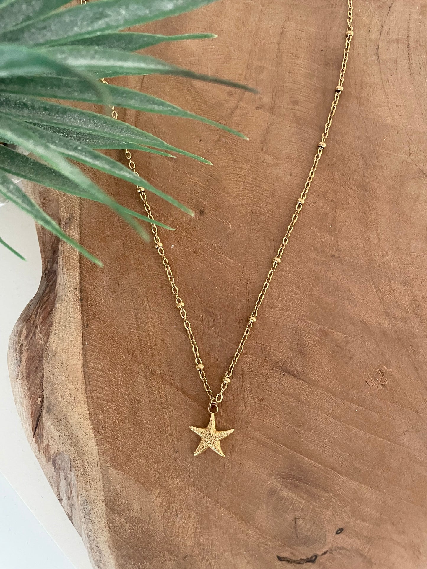 Collier étoile de mer dorée chaîne fantaisie