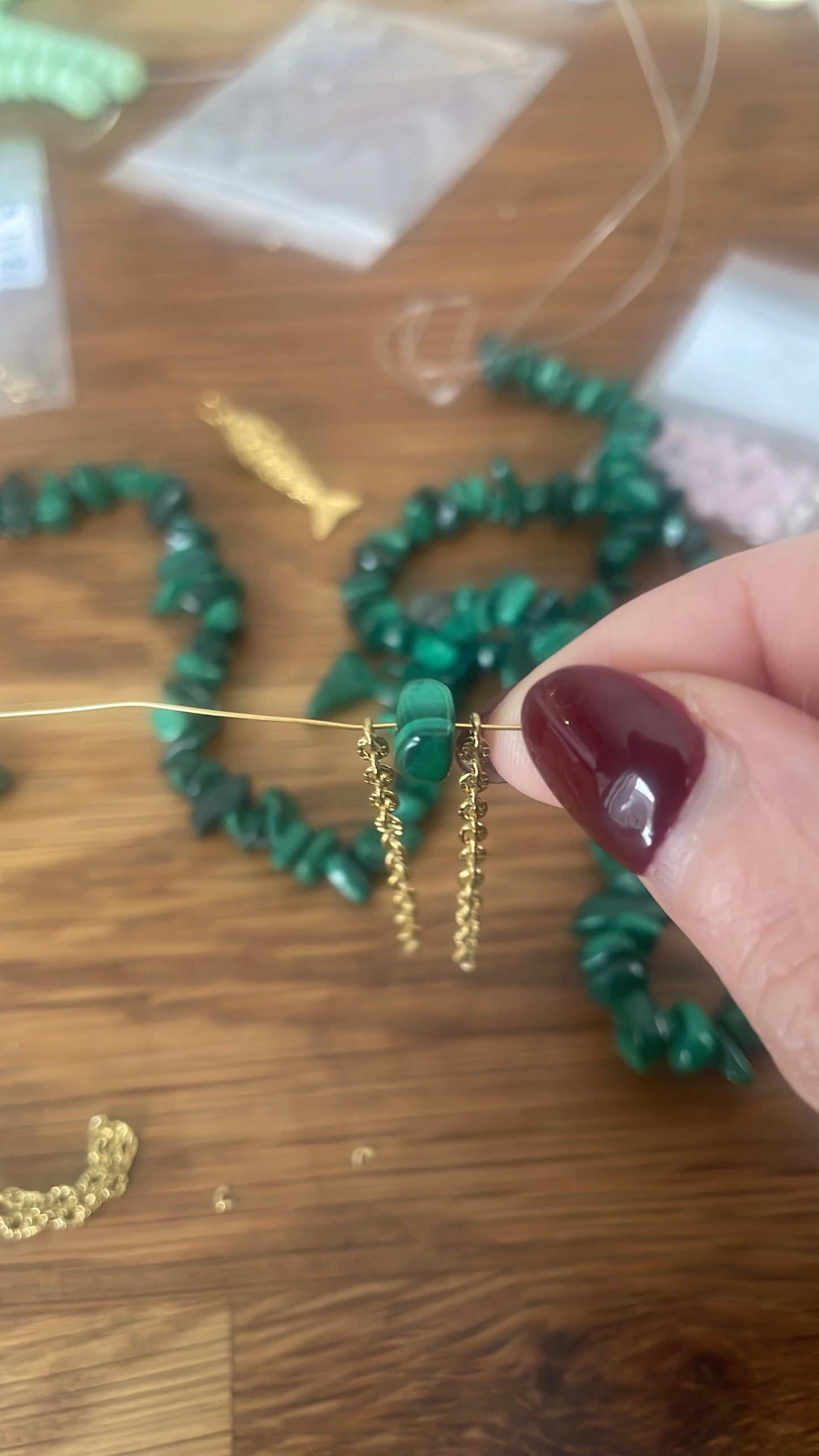 Fabrication collier sautoir malachite poisson