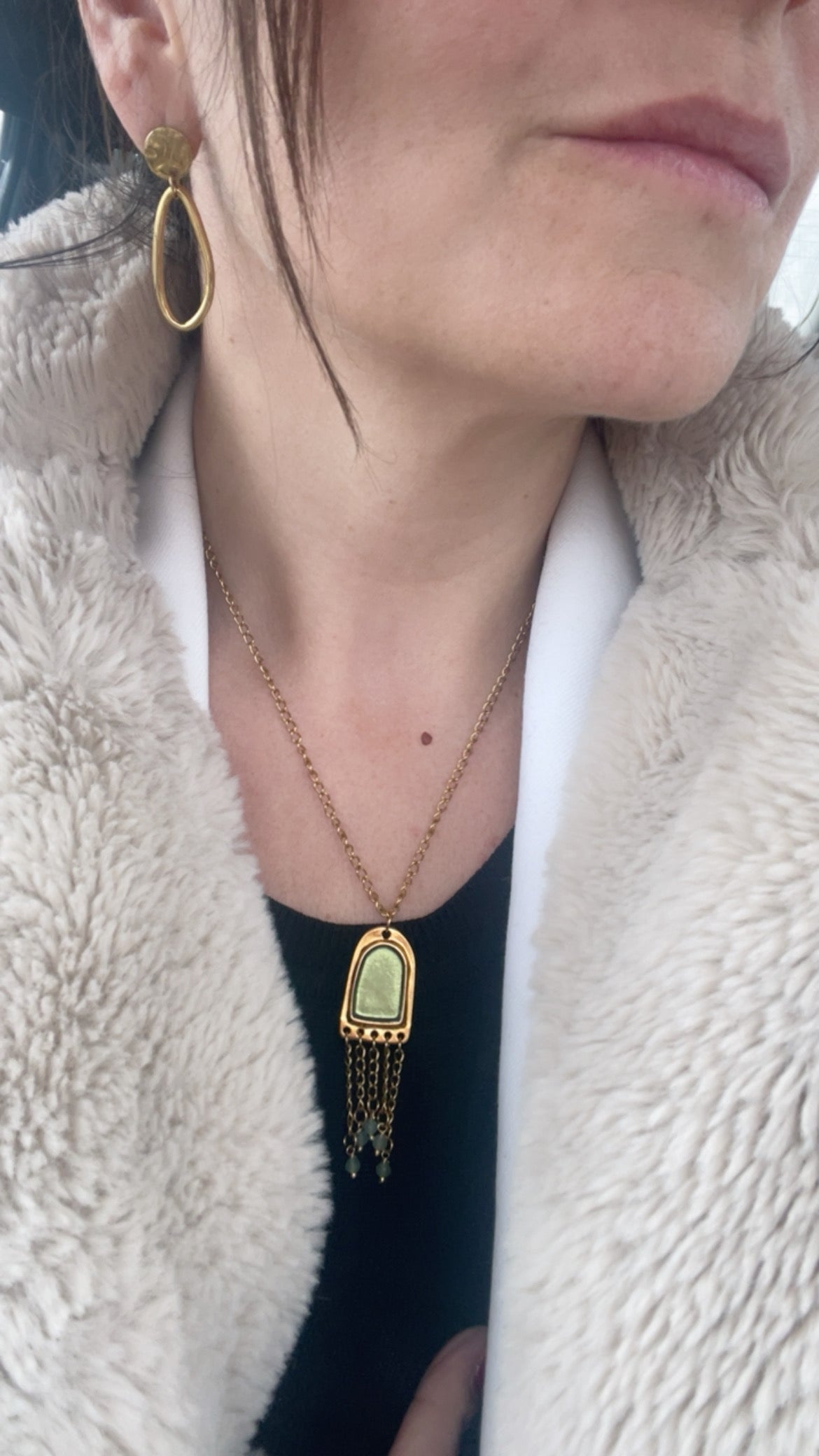 Collier doré et aventurine avec pendentif original - chaînes pendantes