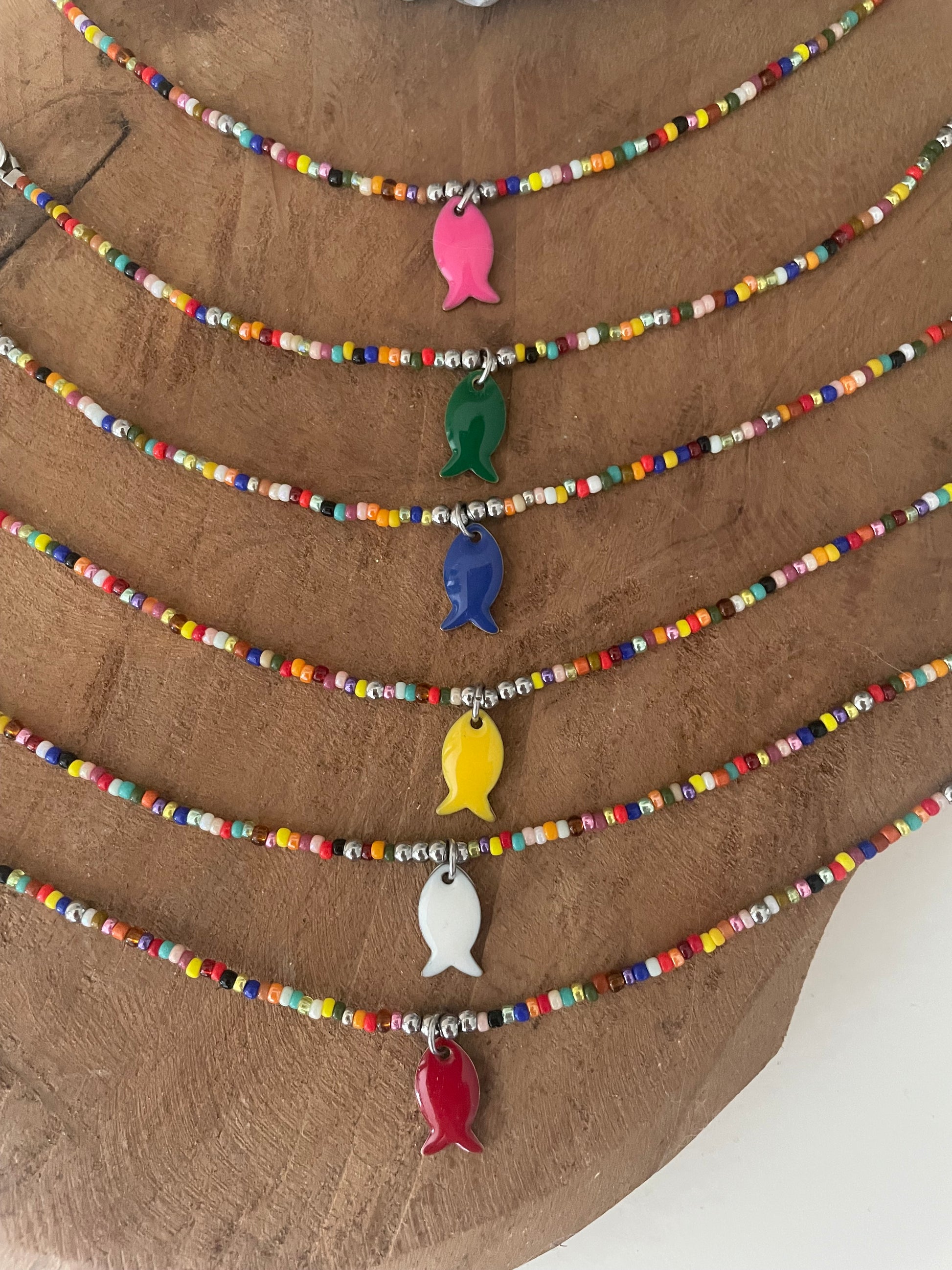 Bracelets colorés version argentée cirque aquatique breloque poisson