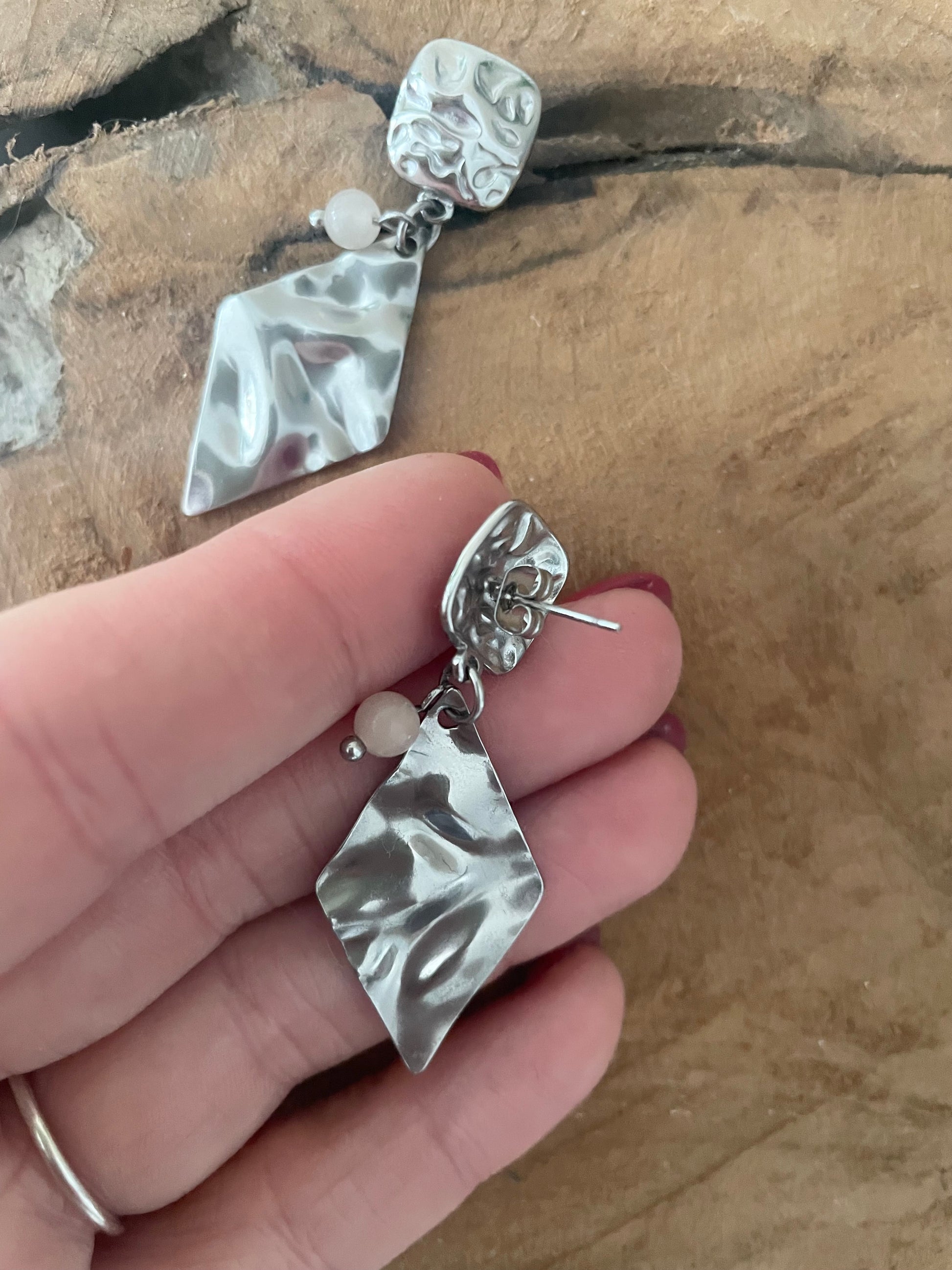 Arrière clou boucles argent martelé géométrique pierre naturelle quartz rose
