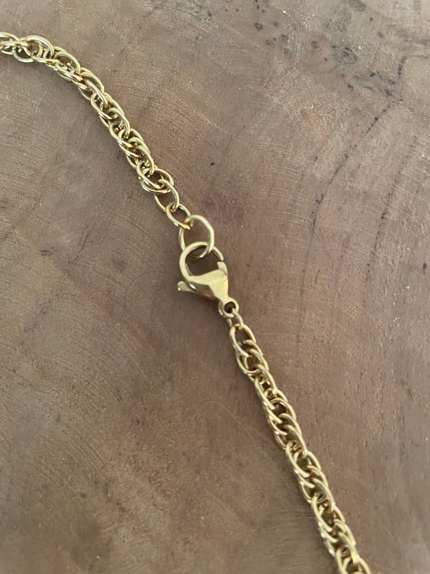 Collier doré chaîne maille singapour