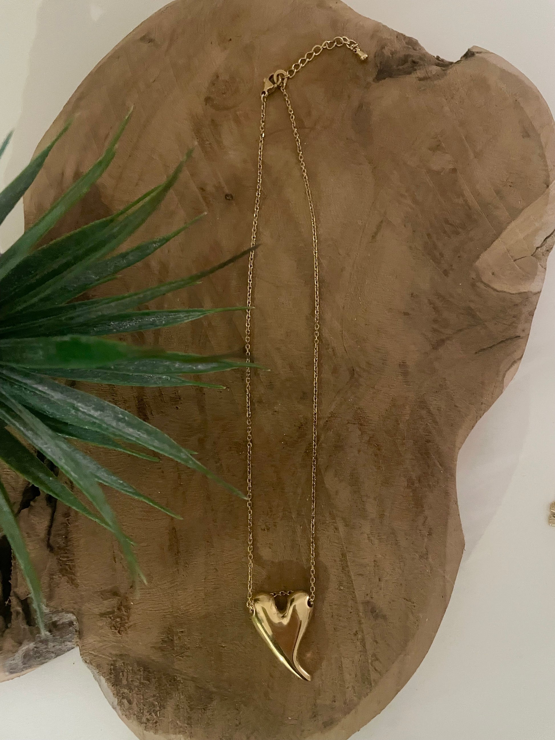 vue ensemble collier coeur doré mademoiselle bergamote