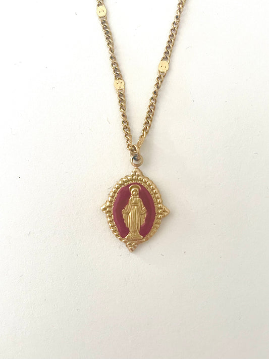Collier court pendentif vierge Marie bordeaux et doré