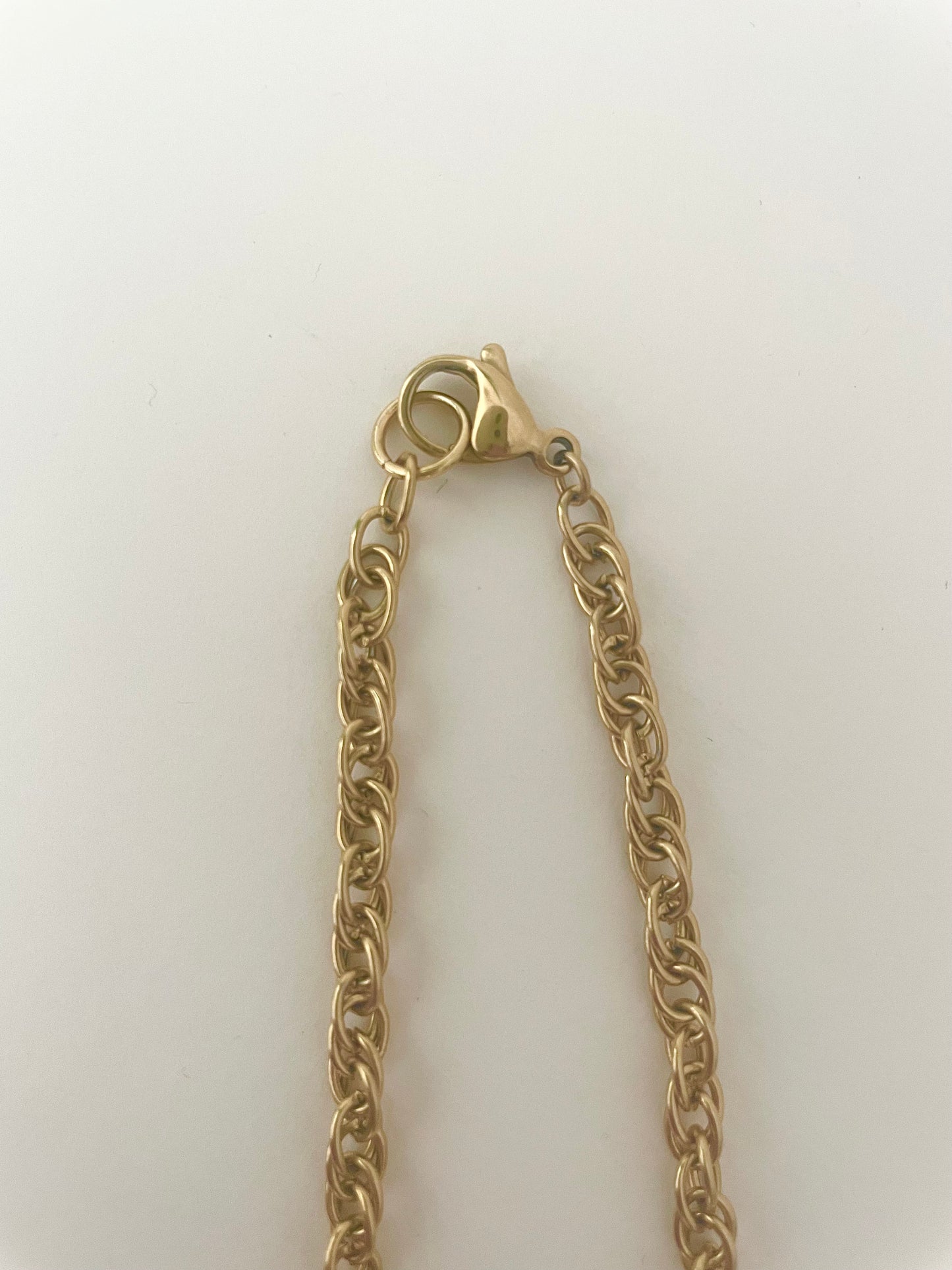 Collier doré chaîne maille singapour