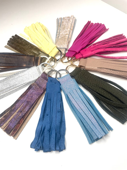 Pompon CELESTINE 100% cuir fait main divers coloris bijou de sac porte-clefs grigri