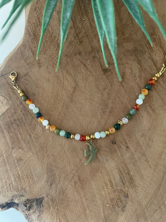 Bracelet thème LIBERTÉ doré breloque oiseau kaki et pierres naturelles orange-vert