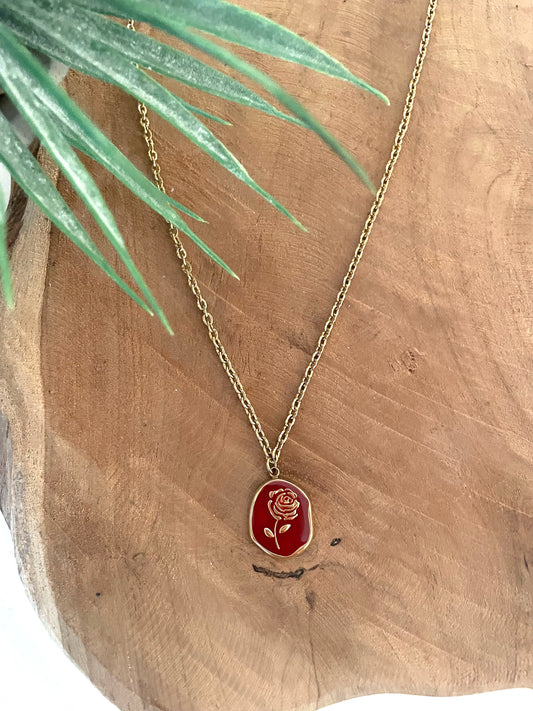 Collier court pendentif rose bordeaux et doré