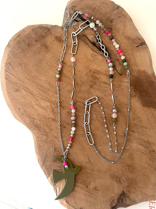 Collier sautoir liberté argenté acier inoxydable et pierres naturelles rose vert