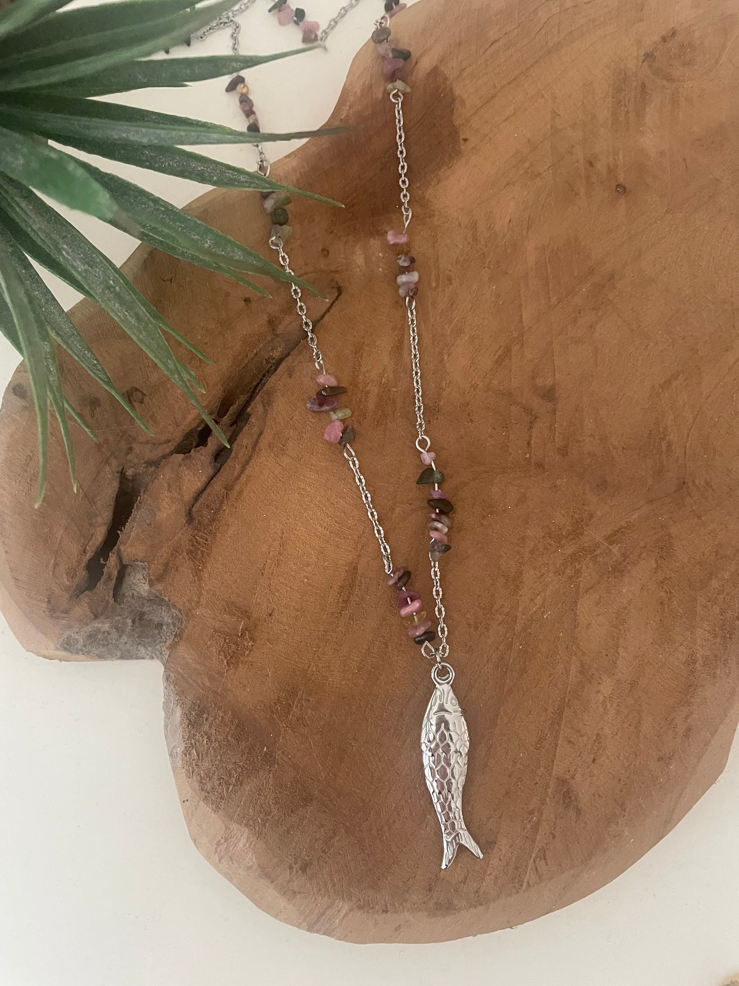 Collier sautoir tourmaline et poisson argenté