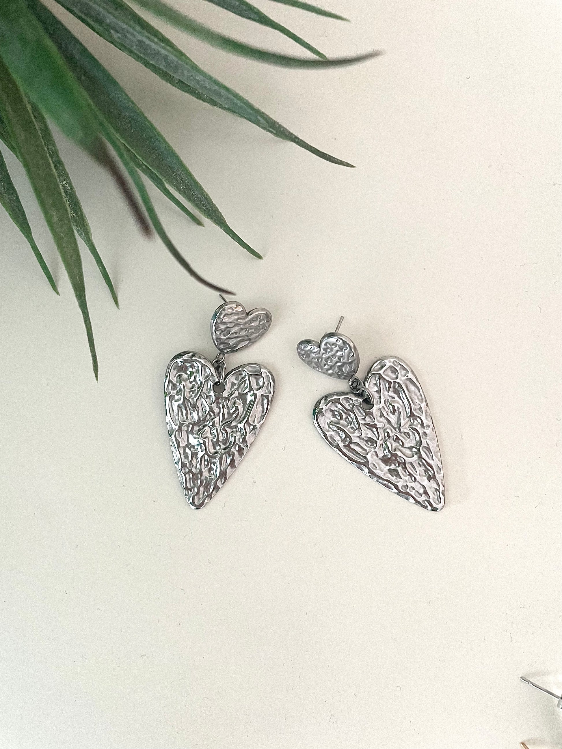 Boucles double coeur martelé argenr