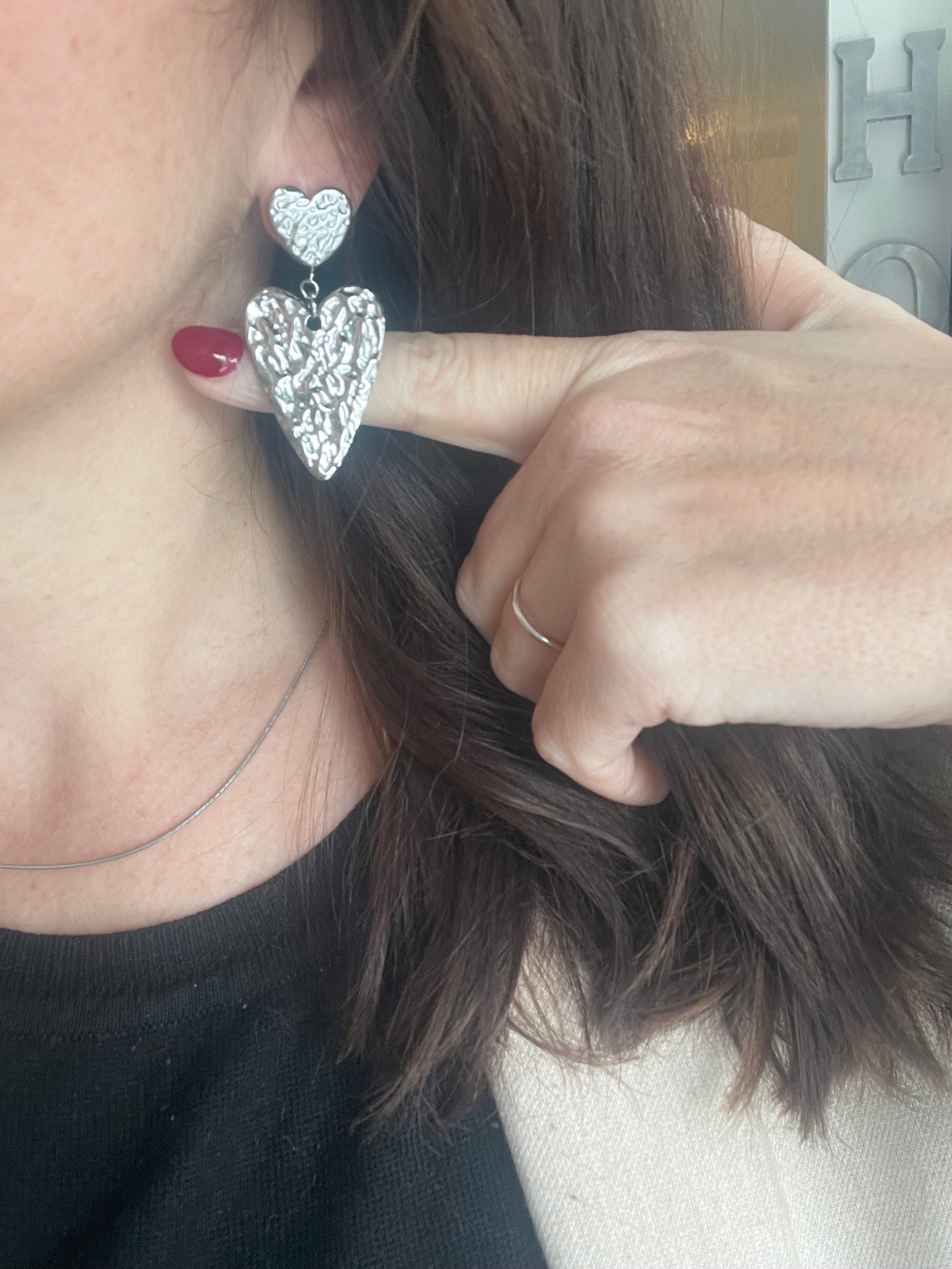 Porté boucles coeur martelé argent