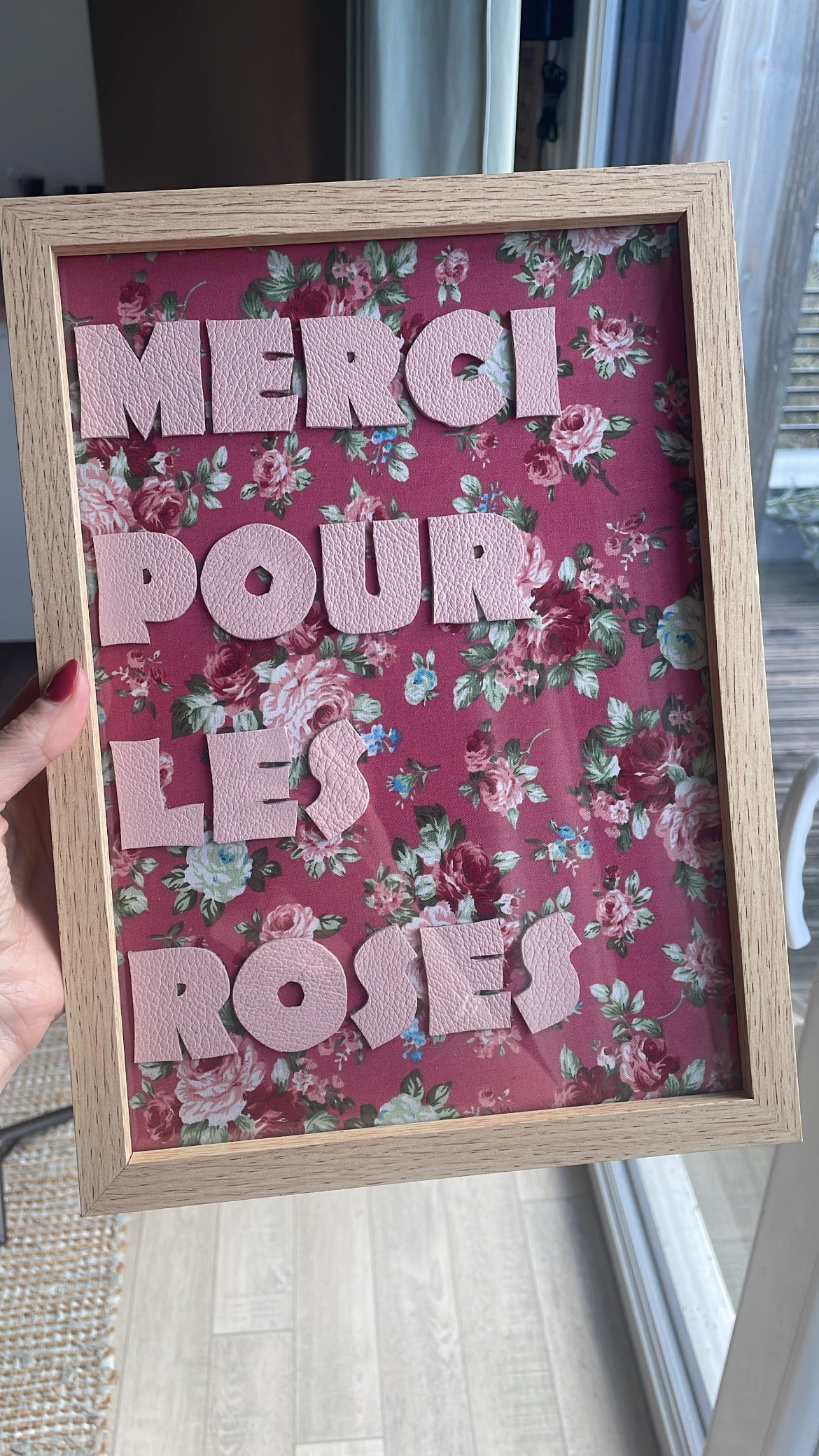 Détail cadre rose et vert merci pour les roses citation