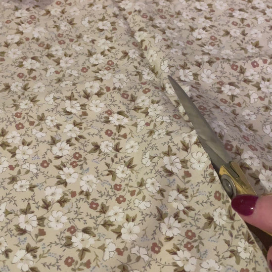 Vidéo découpe tissu liberty cadre LOVE