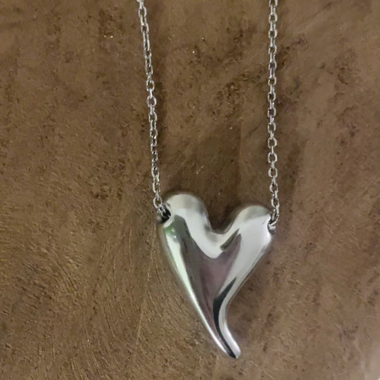 Vidéo collier coeur asymétrique argent mademoiselle bergamote